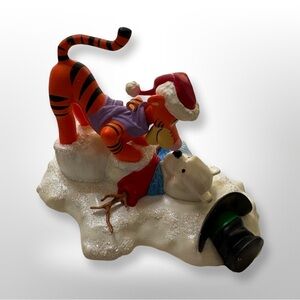 HALLMARK ORNAMENT ~ WINNIE POOH ~ BOUNCE PRACTICE ~ TIGGER w/ SNOWMAN POOH  2005
